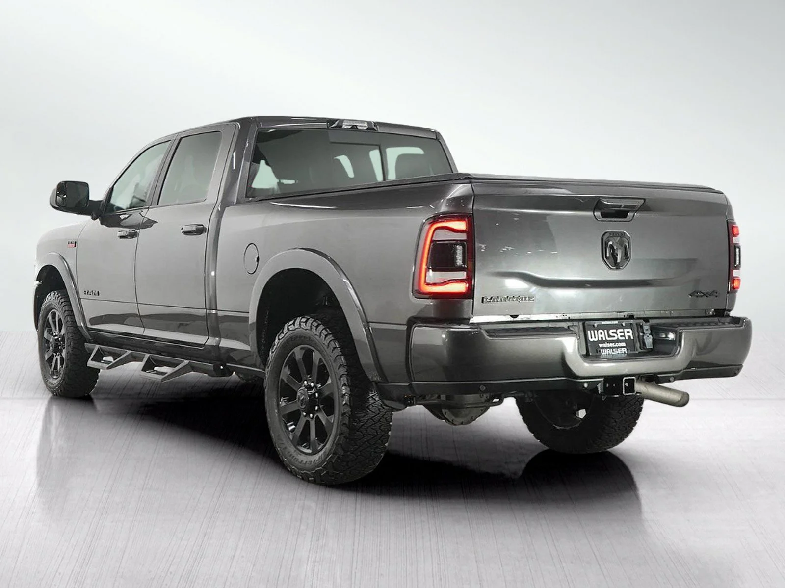 Used 2022 Granite Crystal Metallic Clearcoat Ram Laramie image 3