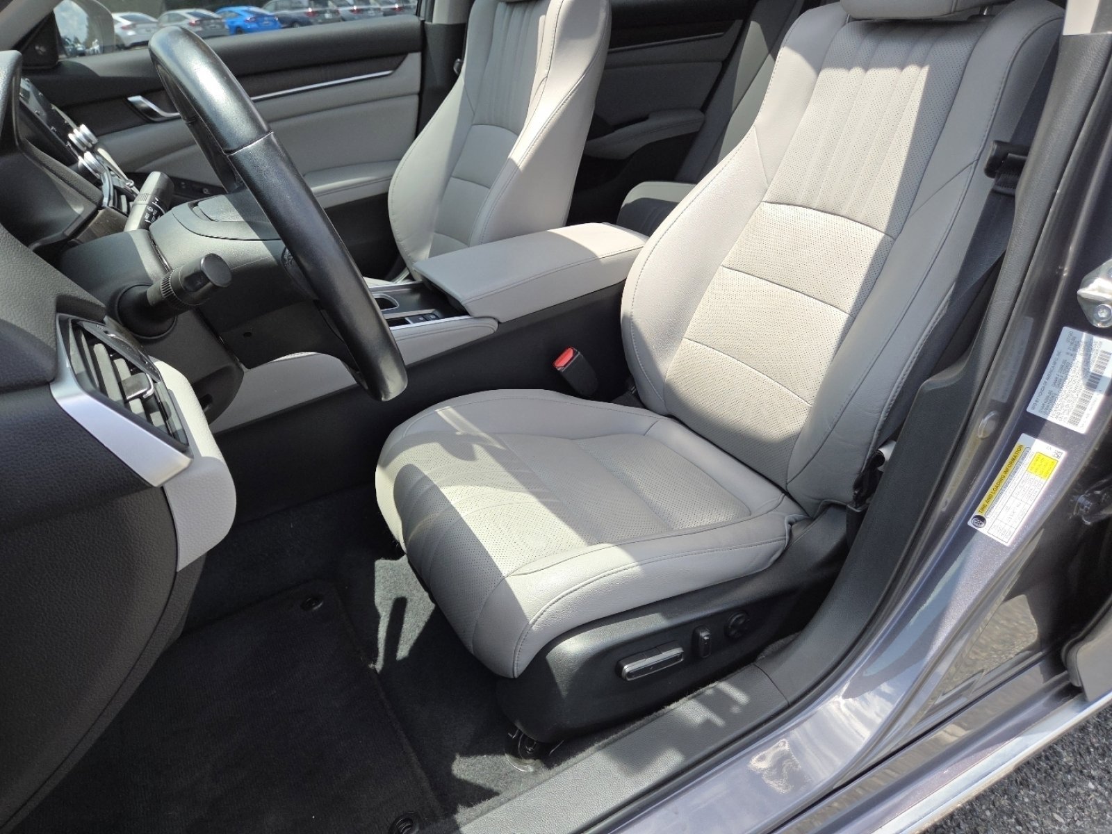 Used 2020 Modern Steel Metallic Honda EX-L image 24
