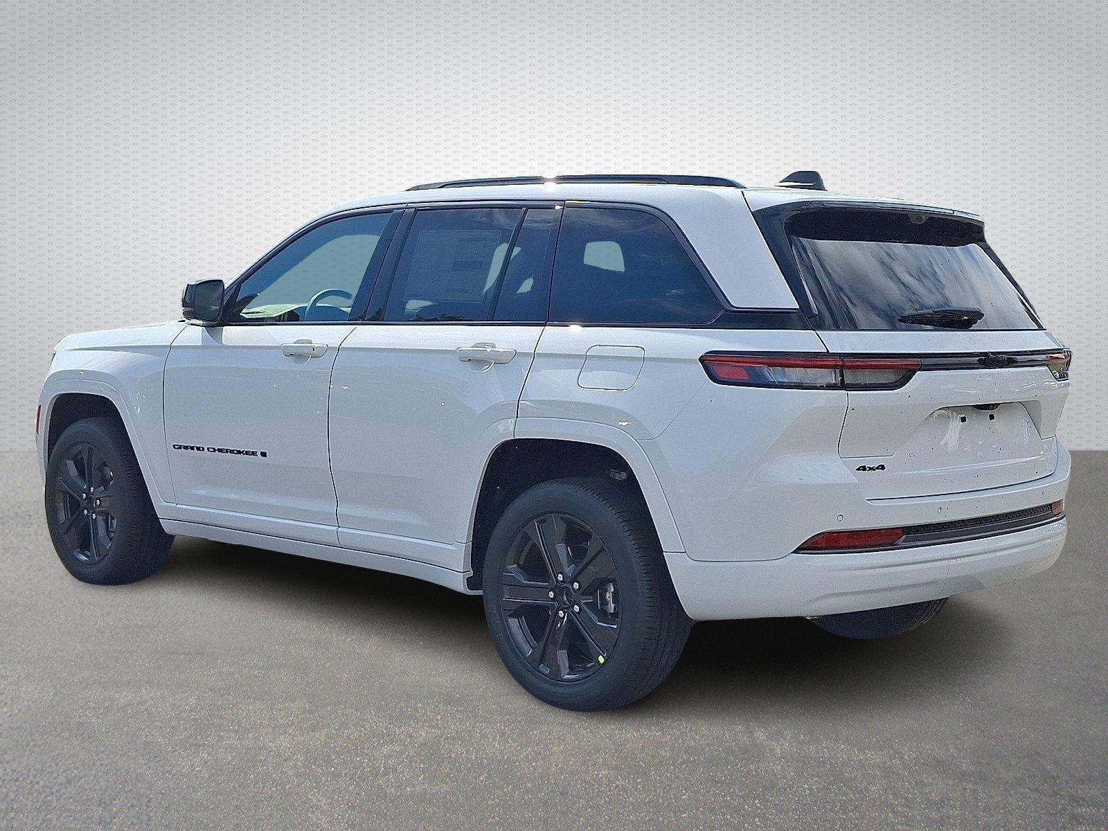 New 2027 Bright White Clear-Coat Paint Jeep Limited Reserve 4x4 image 3
