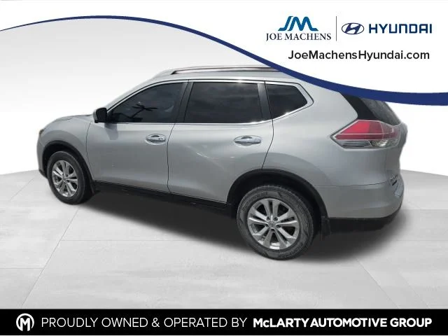 Used 2016 Silver Nissan SV image 3