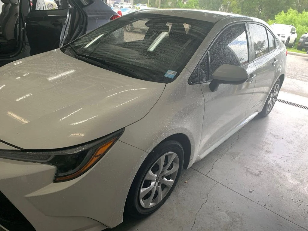 Used 2020 White Toyota LE image 2