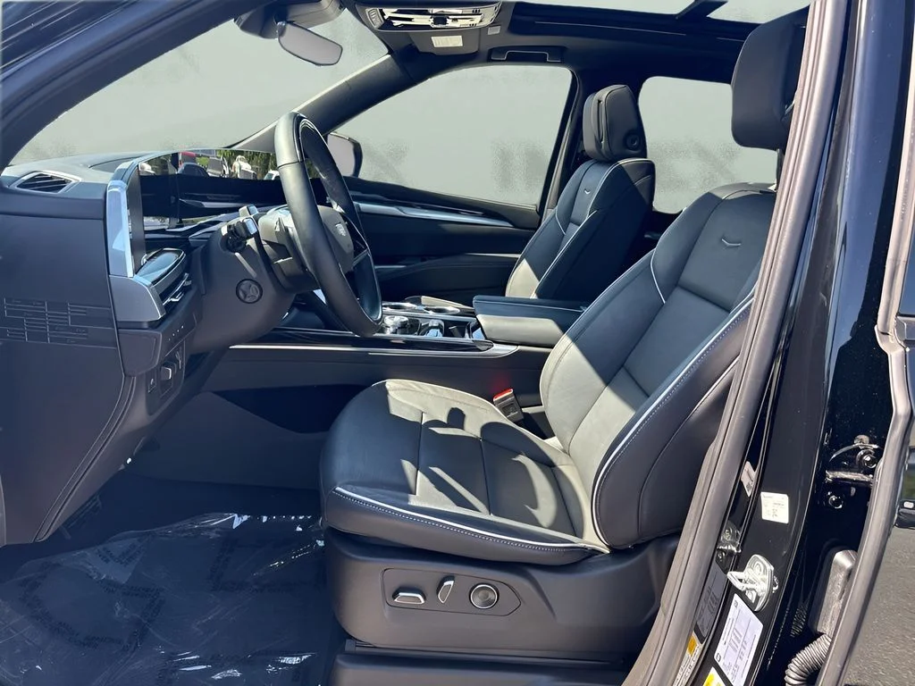 Used 2025 Black Cadillac Sport image 9