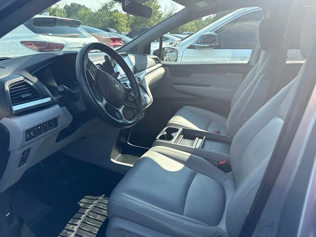 Used 2020 Silver Honda EX-L image 3