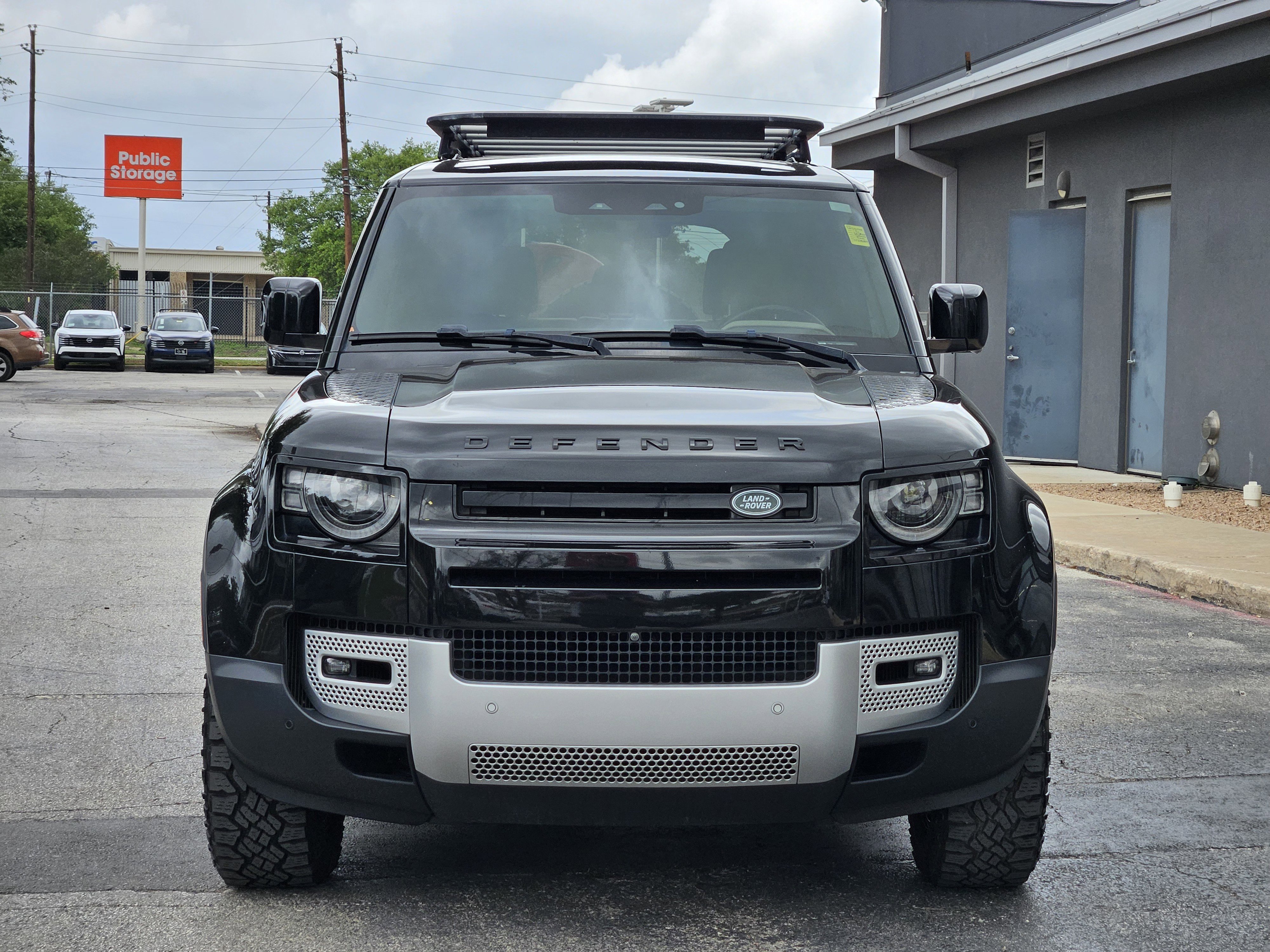 Used 2021  Land Rover 110 SE image 2