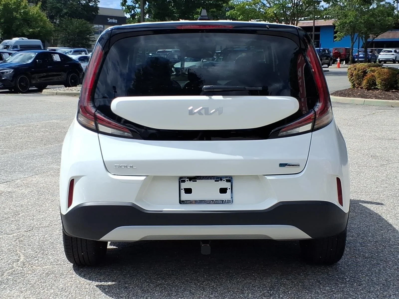 Used 2025 Snow White Pearl Kia EX image 9