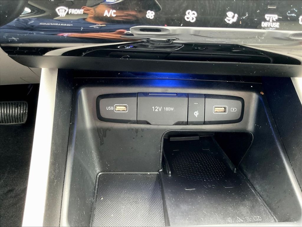 Used 2024 Silver Hyundai SEL image 17