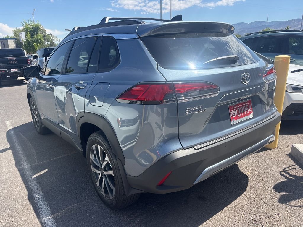 Used 2025  Toyota XLE image 7