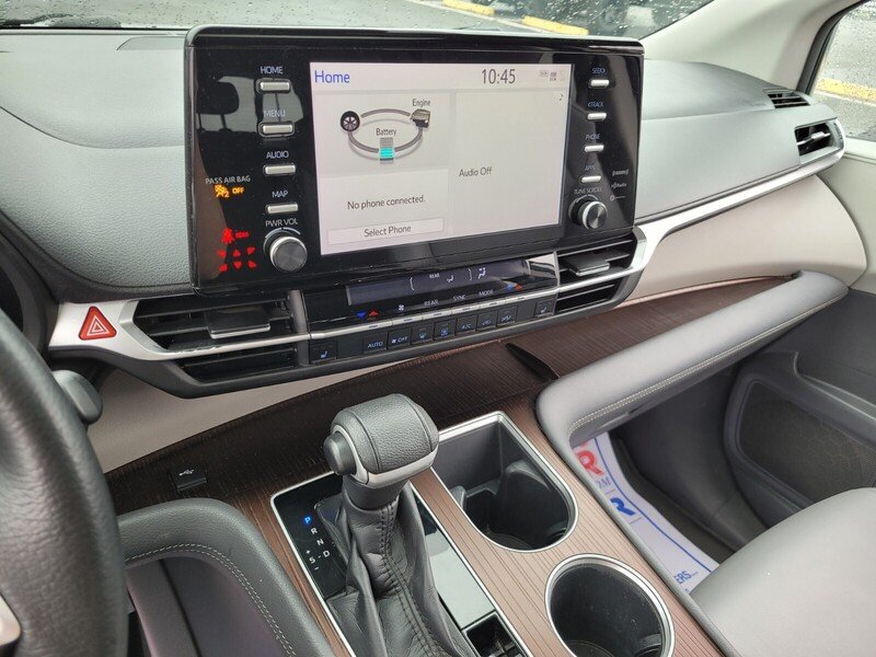 2021 Toyota Sienna XLE - Photo 22