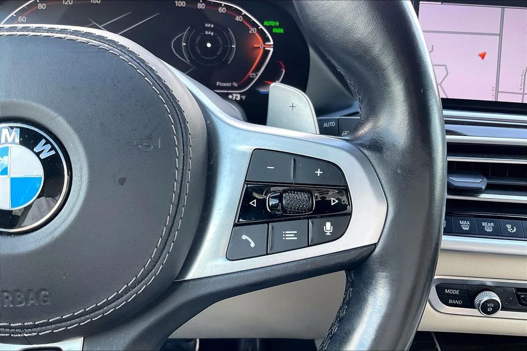 Used 2021 Black BMW xDrive40i image 19