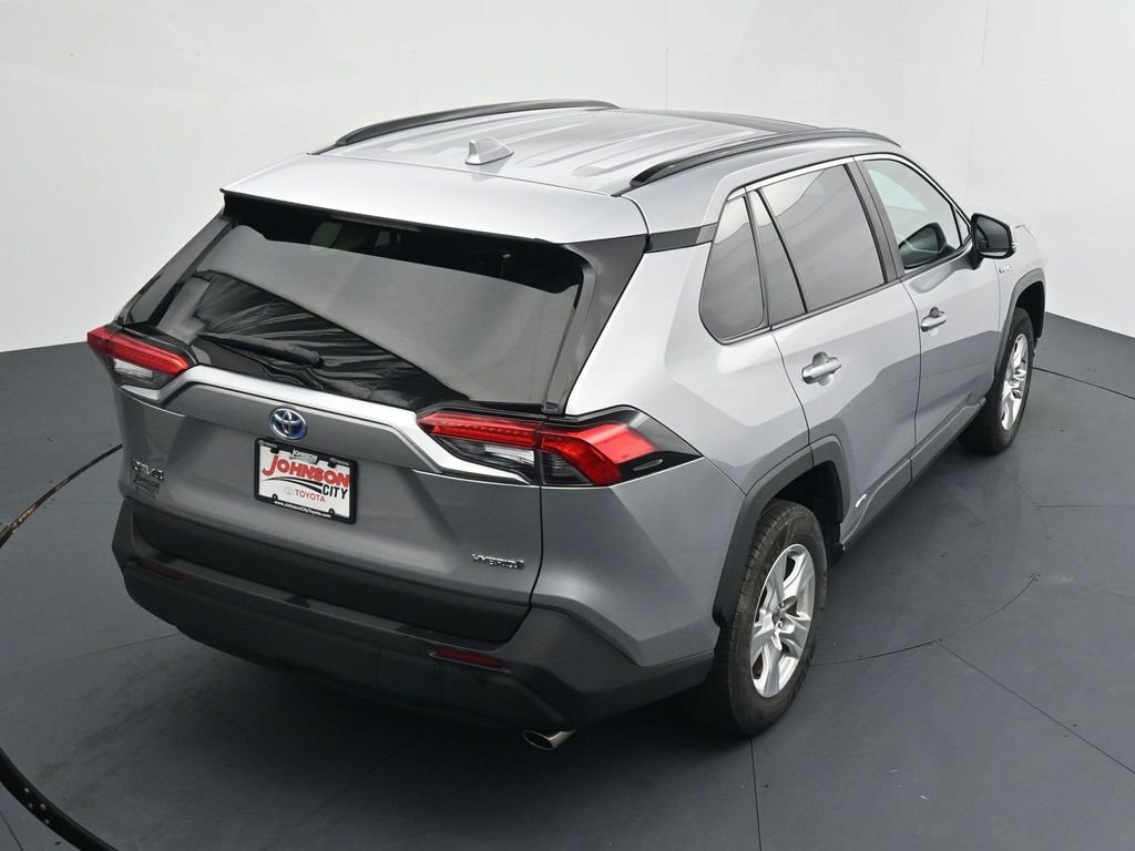 Used 2021 Silver Toyota XLE image 26