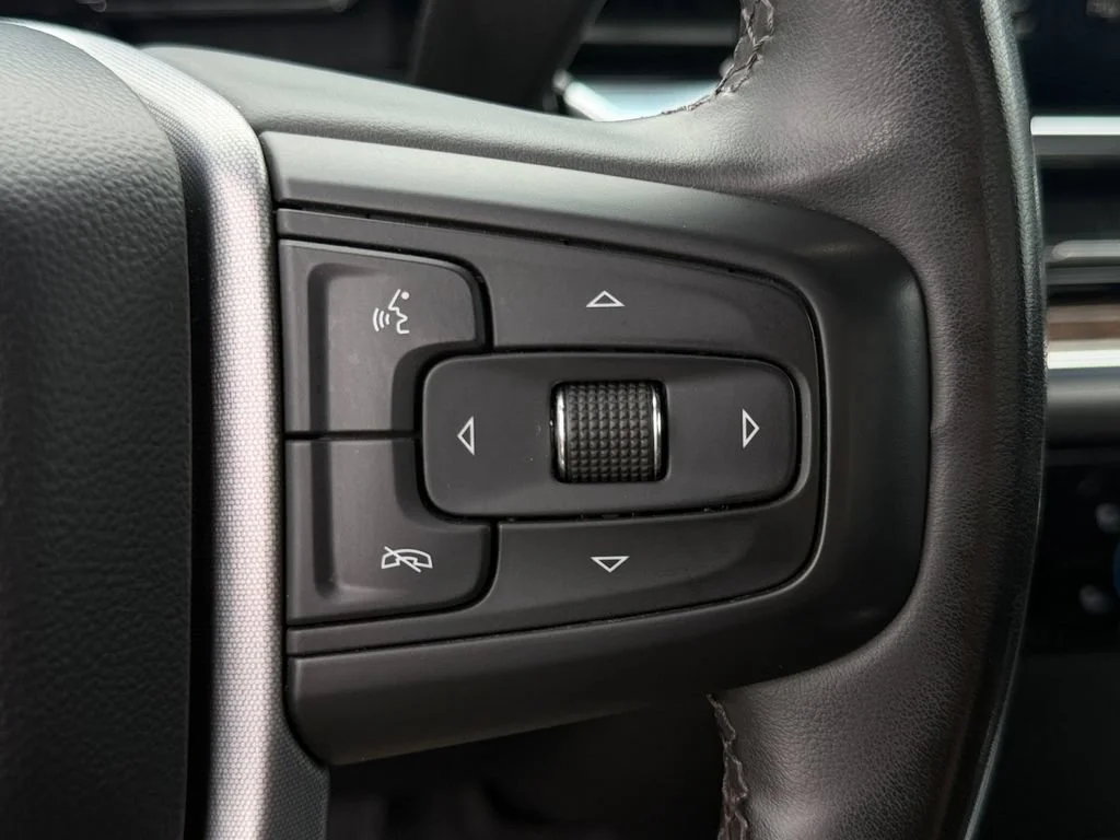 Used 2024 Downpour Metallic GMC SLE image 31