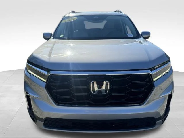 Certified Used 2025 Silver Honda Touring image 2