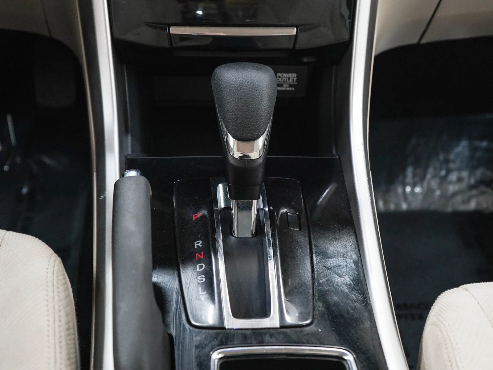 Used 2017 Red Honda EX image 17