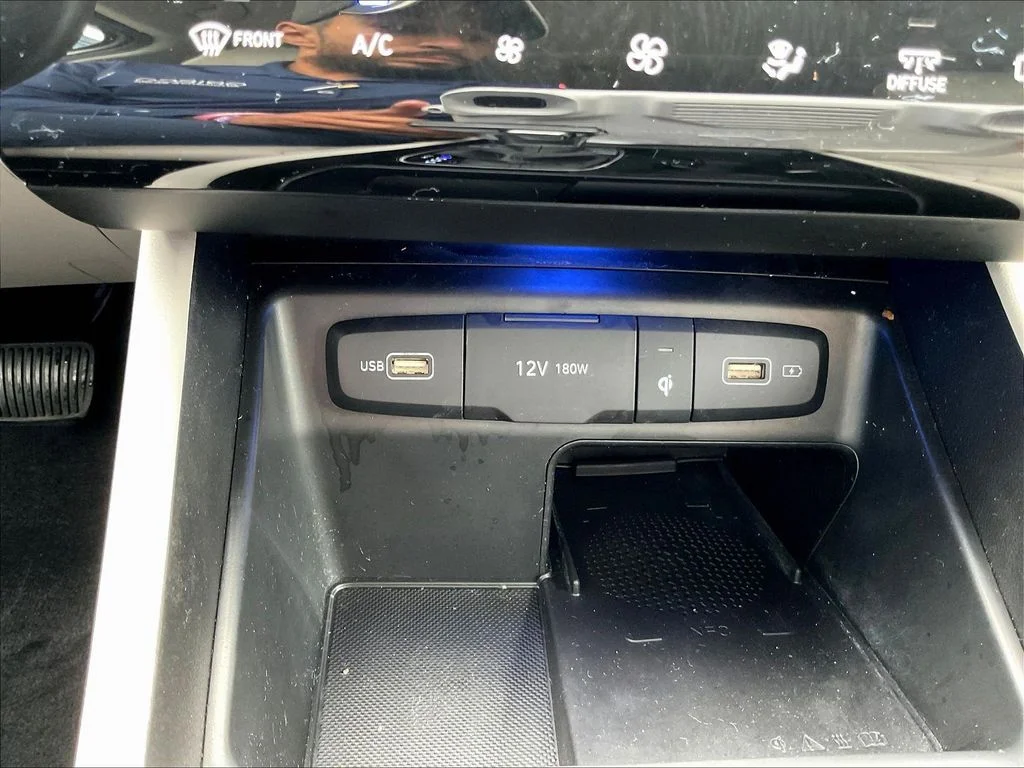 Used 2024 Shimmering Silver Hyundai SEL image 17