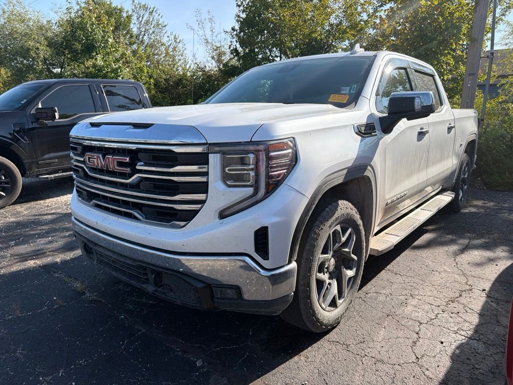 Used 2025 White GMC SLT image 2