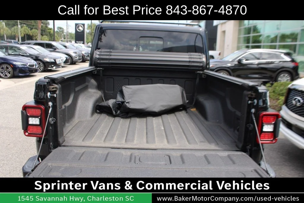 Used 2021 Black Clearcoat Jeep Overland image 30