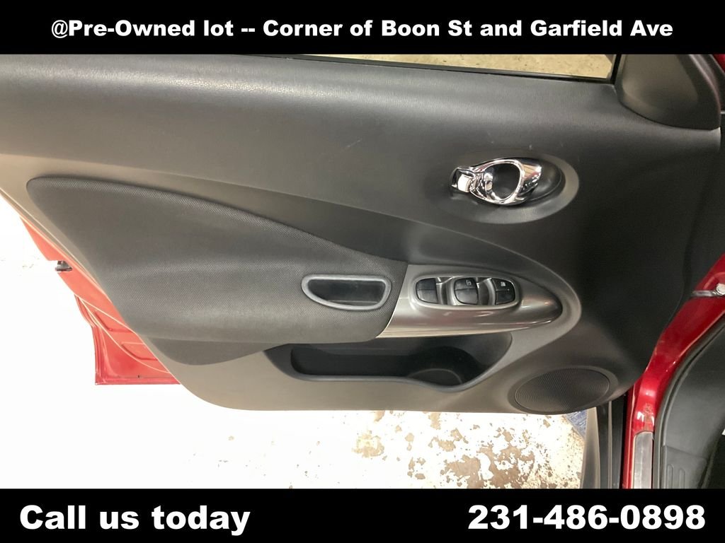 Used 2011 Red Nissan SL image 15