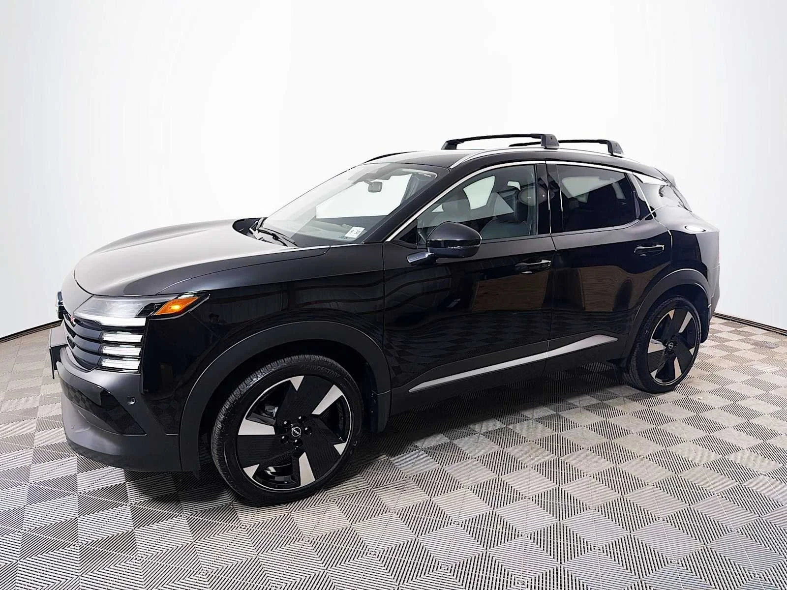 2025 Nissan Kicks 2.0 SR AWD's photo