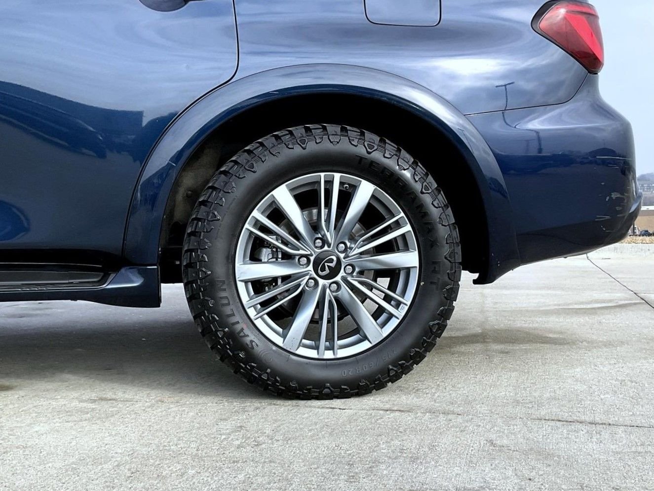 Used 2024 Blue INFINITI LUXE image 25