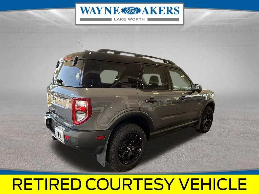 New 2025 Carbonized Gray Metallic Ford Badlands image 4