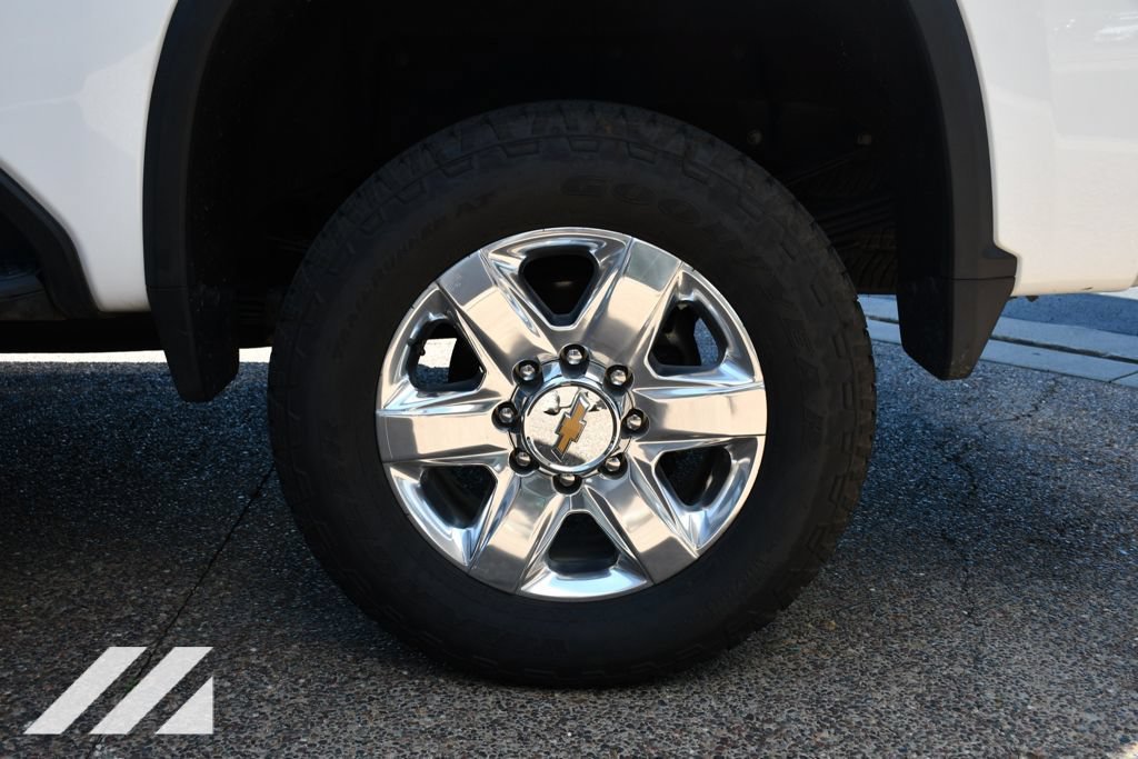 Used 2022 Summit White Chevrolet LTZ image 30