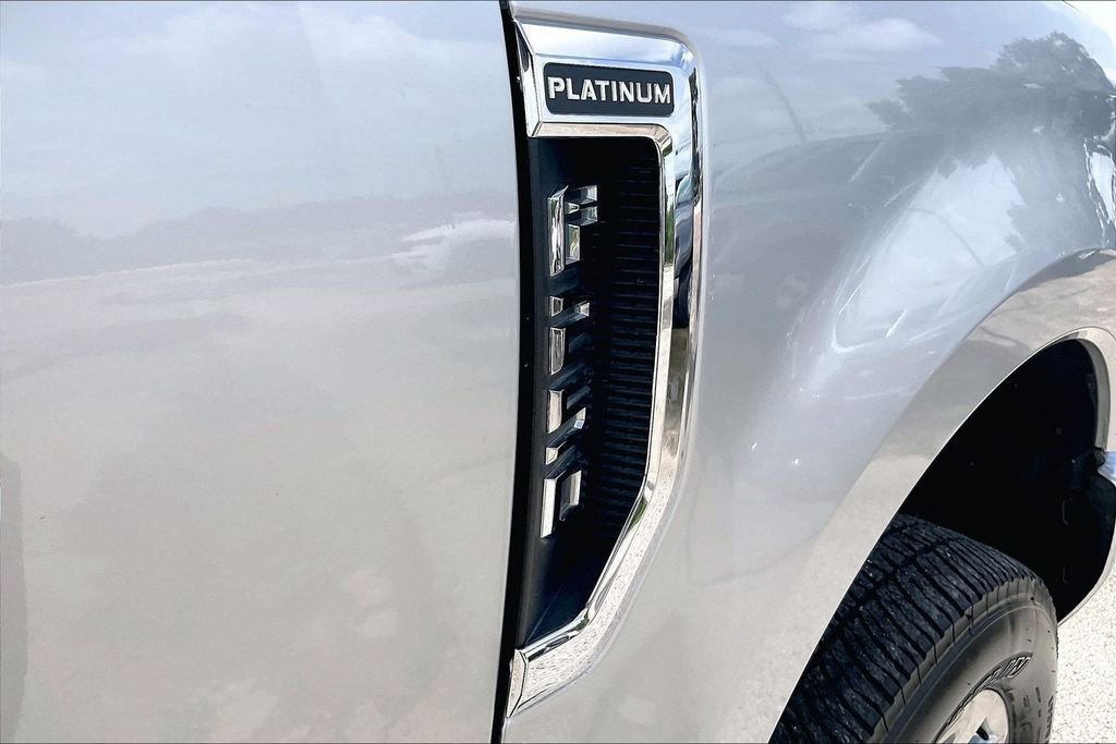 Used 2017 Silver Ford Platinum image 21