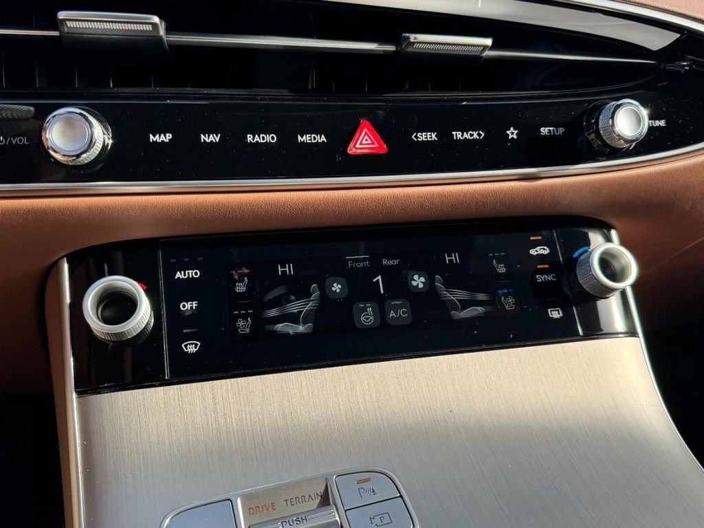 2026 GENESIS GV70 Advanced - Photo 15