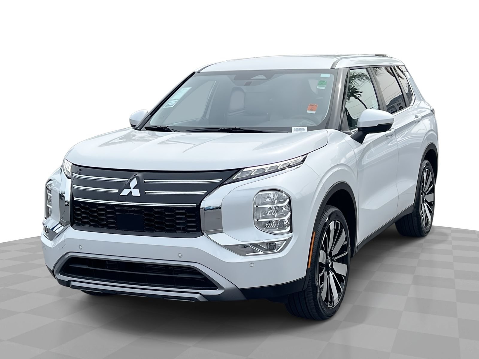 Used 2025 White Mitsubishi SE image 1