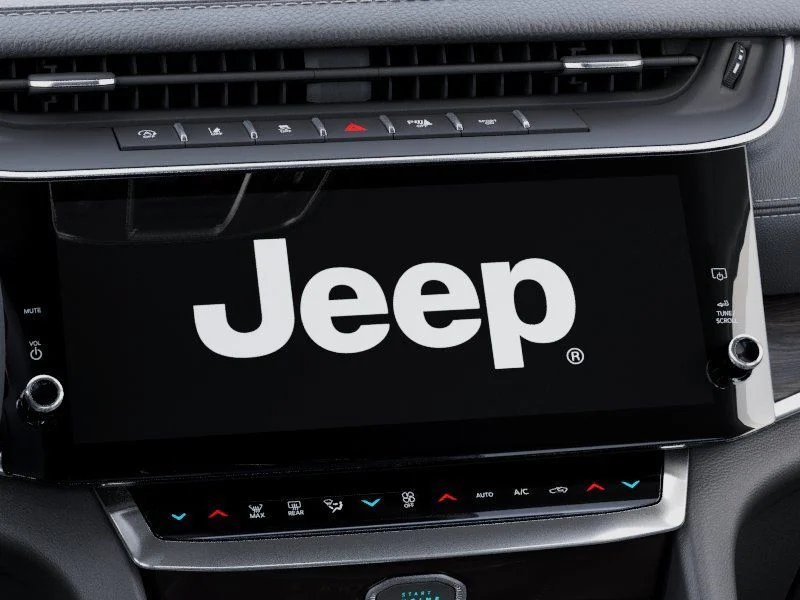 New 2026 Diamond Black Crystal Pearl-Coat Exterior Paint Jeep Laredo Altitude image 18