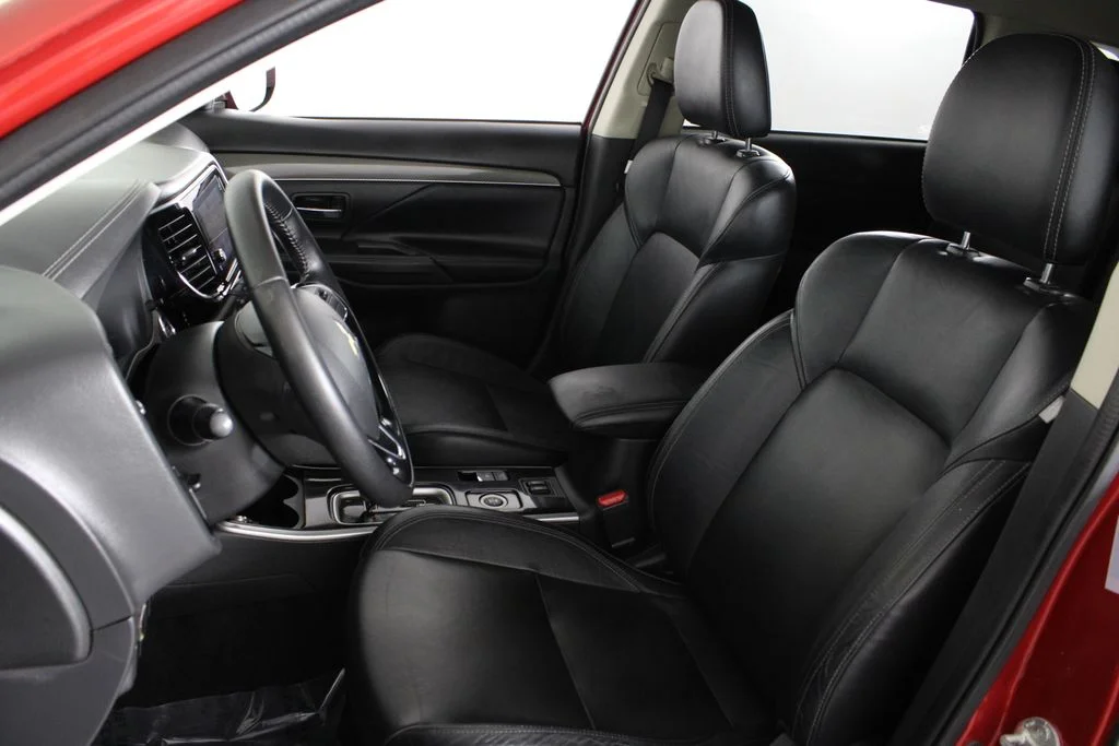 Used 2019 Red Mitsubishi ES image 20
