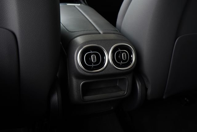 New 2026 MANUFAKTUR Alpine Grey Mercedes-Benz GLC 300 image 27