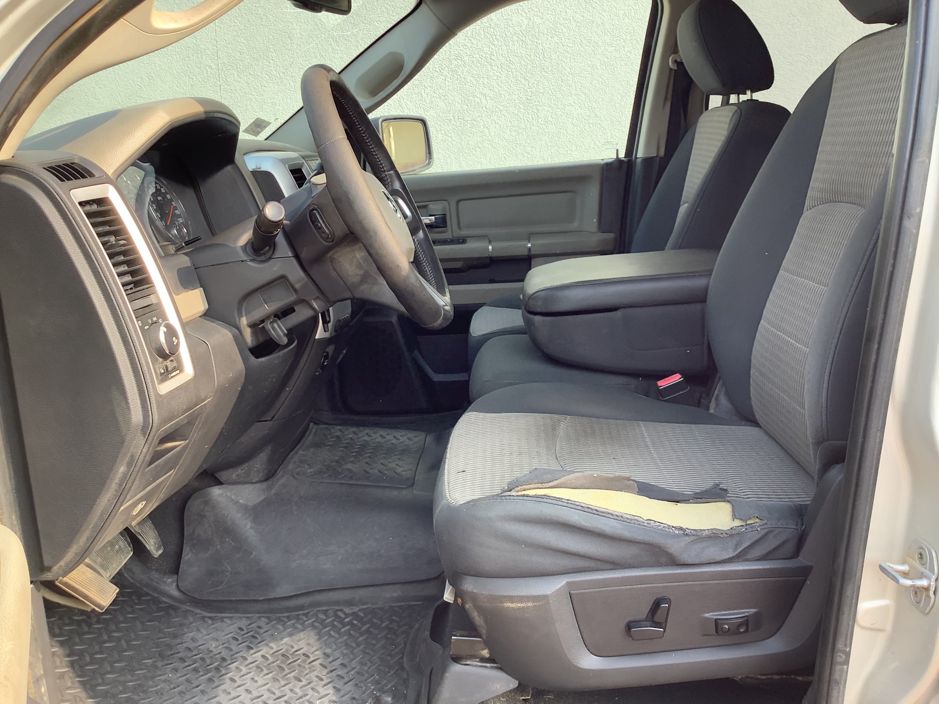 Used 2010 Gray Ram SLT image 10