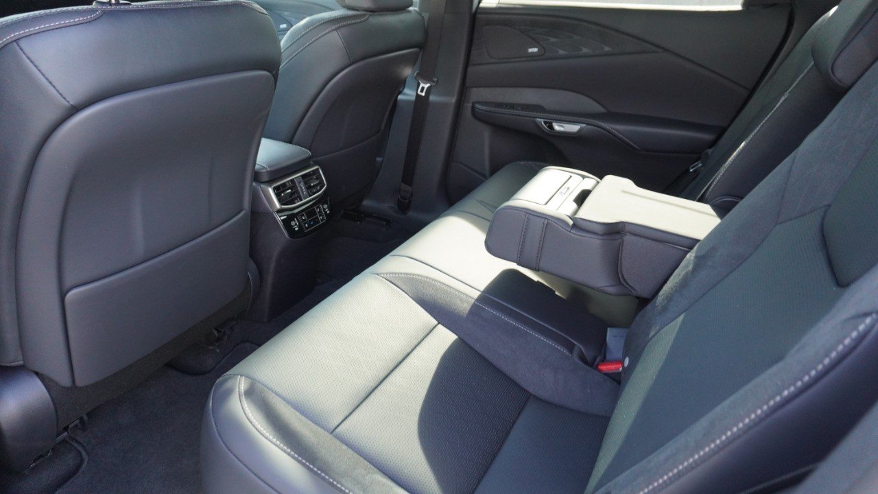 Used 2025 White Lexus RX 350 Luxury image 16