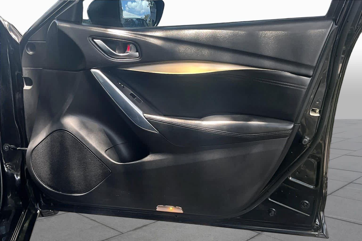 Used 2014 Jet Black Mica Mazda i Touring image 23