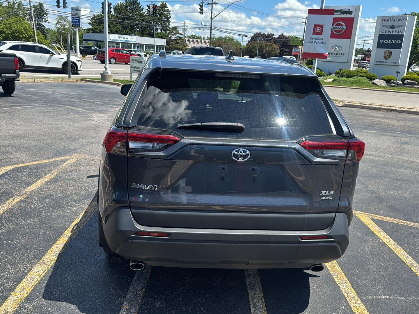 Used 2023 Magnetic Gray Metallic Toyota XLE image 5