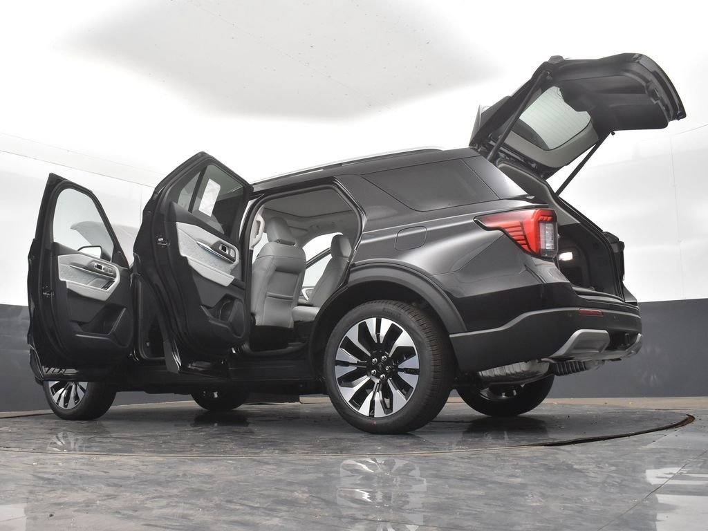 New 2026 Agate Black Metallic Ford Platinum™ image 38