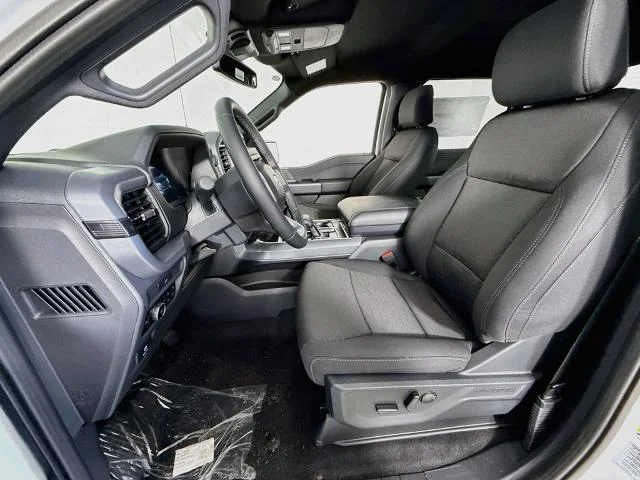 New 2026 Oxford White Ford XLT image 53