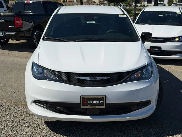 New 2026 Bright White Clear-Coat Exterior Paint Chrysler LX image 3