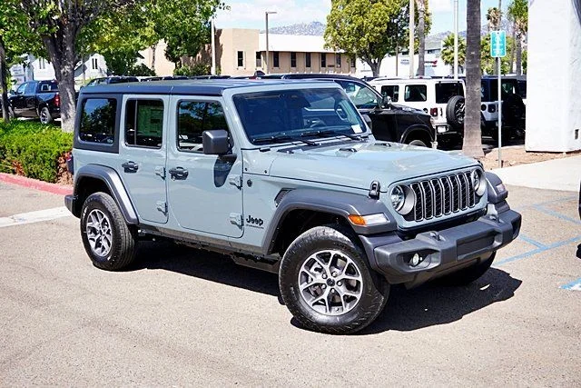 New 2026 Anvil Clear-Coat Exterior Paint Jeep Sport S image 3