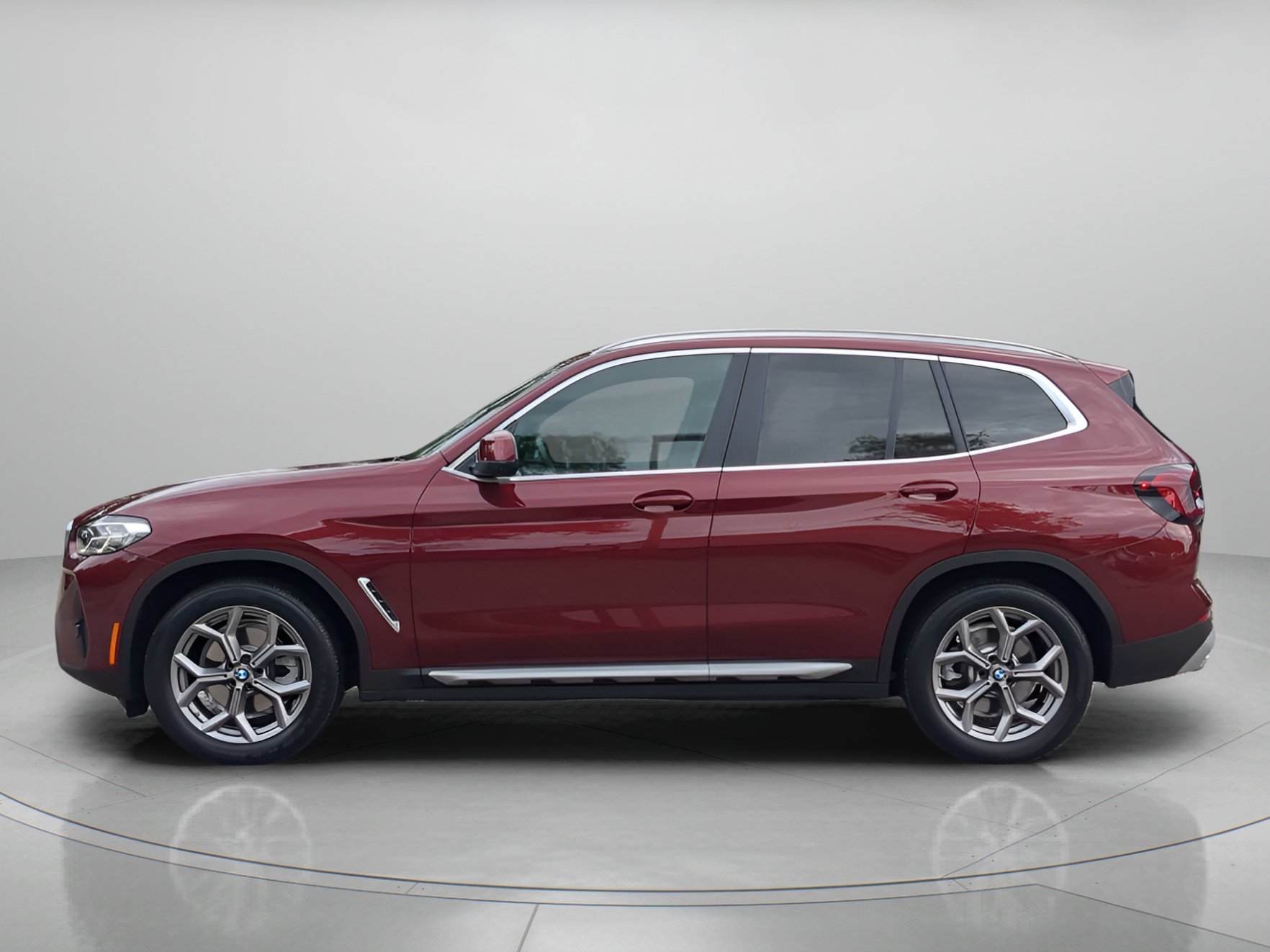Used 2024 Aventurin Red Metallic BMW sDrive30i image 42