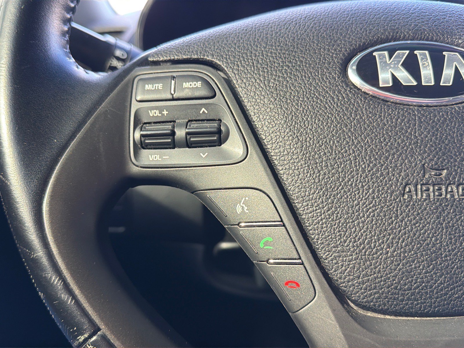 Used 2016 Snow White Pearl Kia EX image 16