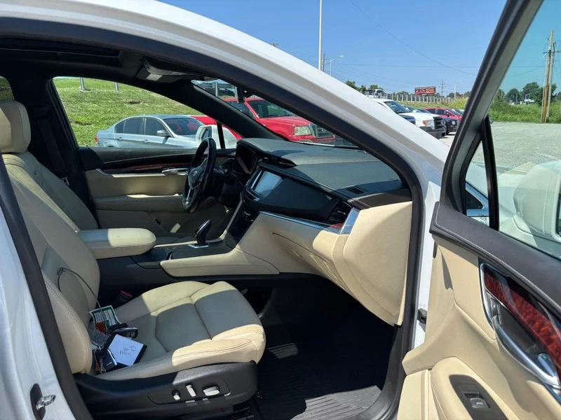 Used 2019 Crystal White Tricoat Cadillac Premium Luxury FWD image 11