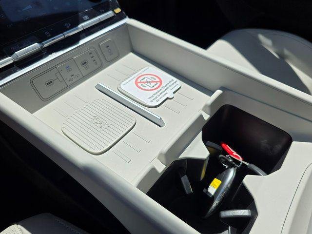 2025 Hyundai Santa Fe Limited - Photo 33