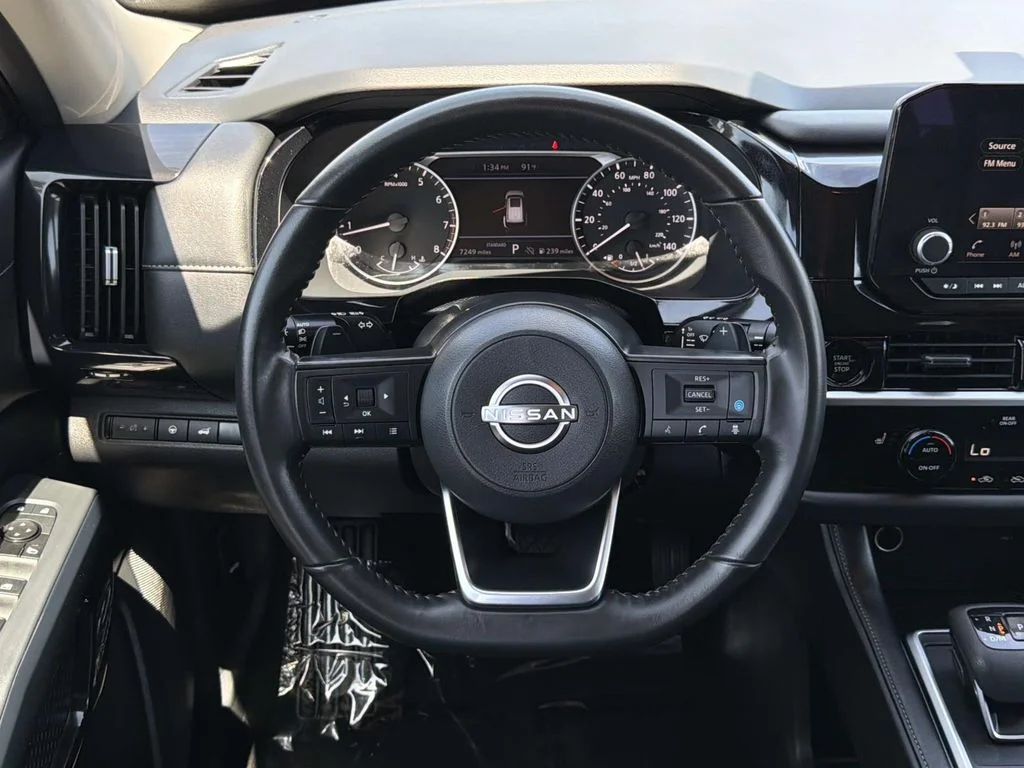 Used 2025 GUN METALLIC Nissan SV image 10
