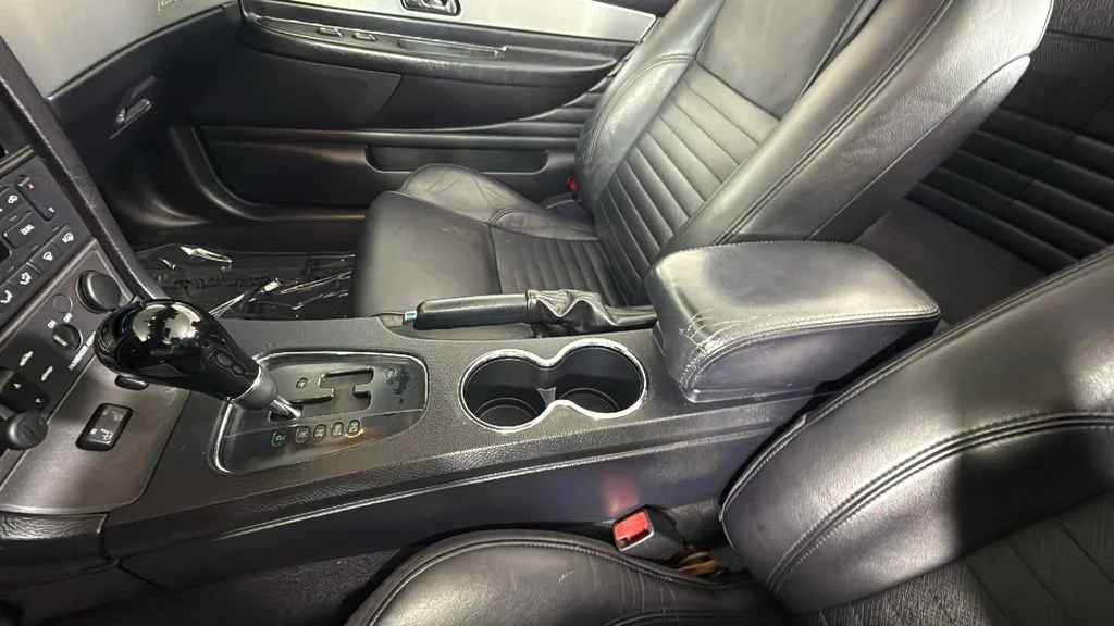 Used 2003  Ford Deluxe image 28