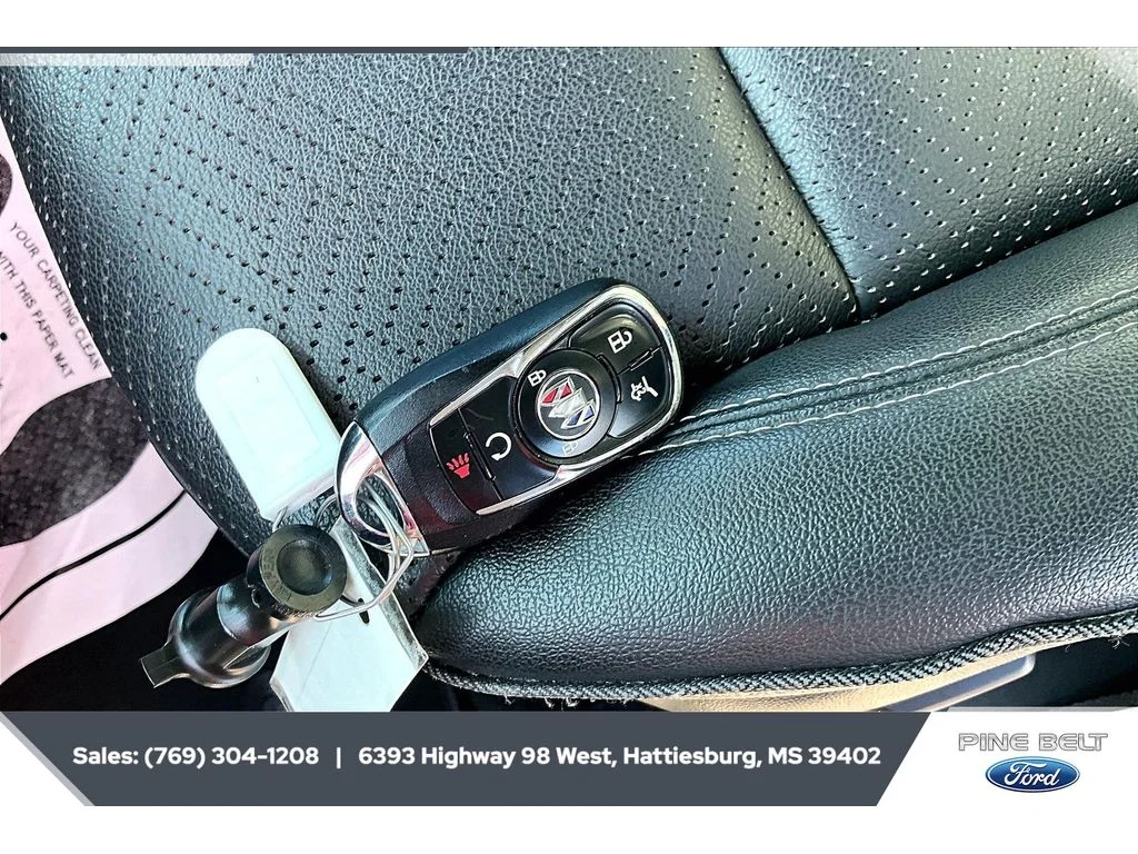 Used 2023 White Frost Tricoat Buick Essence image 9