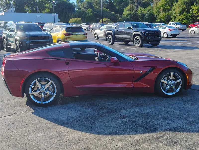 Used 2015 Red Chevrolet Stingray image 5