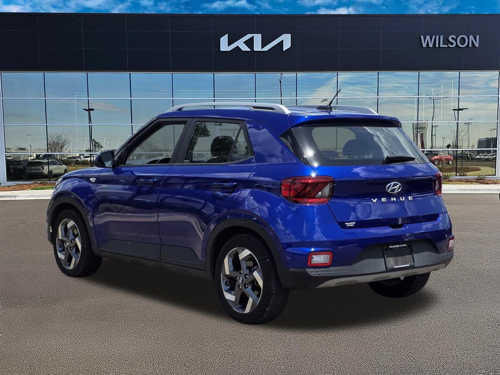 Used 2024 Blue Hyundai SEL image 4