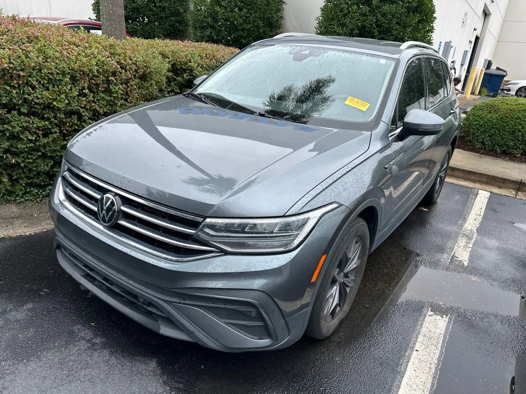 Used 2022 Platinum Gray Metallic Volkswagen 2.0T SE image 3