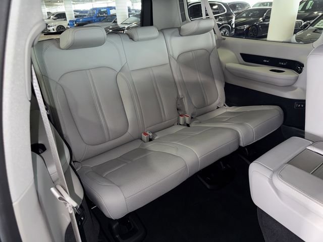Used 2023 Bright White Clearcoat Jeep Base image 14